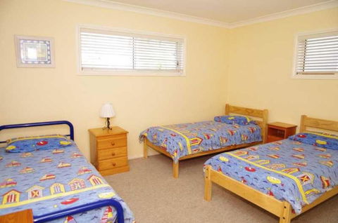 Breakers 1 13 East Street - Accommodation Tasmania 1