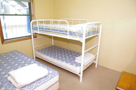 Beachfront 1 25 Willow Street - Accommodation Tasmania 6