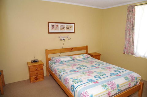 Beachfront 1 25 Willow Street - Accommodation Tasmania 5