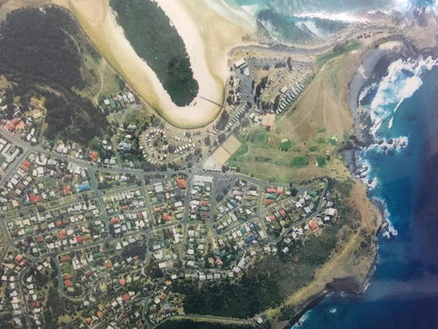 Beachfront 1 25 Willow Street - Accommodation Tasmania 1