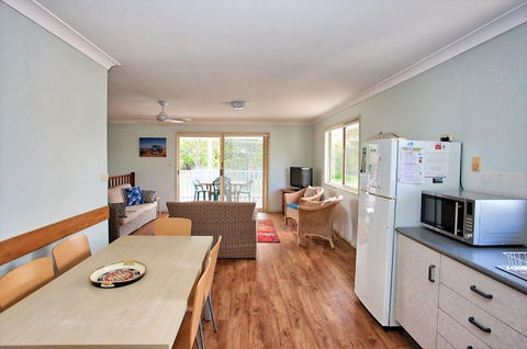 Bimbimbi 1 11 Willow Street - Accommodation Tasmania 4
