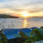 NEWLY BEAUTFULLY RENOVATED 16 The Casuarina 3 Bedroom House With 180 Degree Ocean Views - Accommodation Tasmania 0