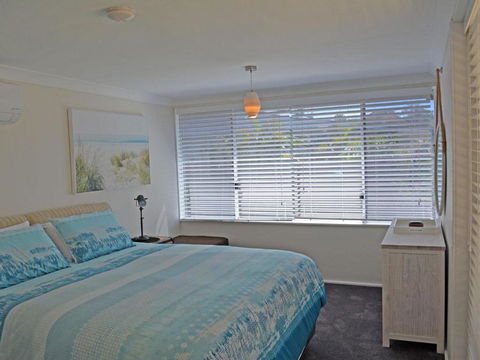 Wanda Magic 19 Randall Drive Beautiful Water Front House - Accommodation Tasmania 6