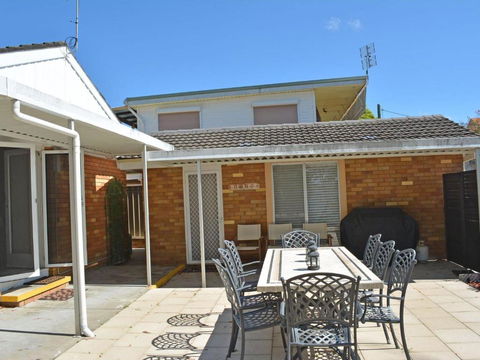 Wanda Magic 19 Randall Drive Beautiful Water Front House - Accommodation Tasmania 2