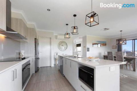 STELLAVISTA 4 Bedrooms Free Wifi Views - Accommodation Tasmania 6