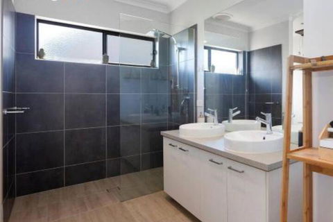 STELLAVISTA 4 Bedrooms Free Wifi Views - Accommodation Tasmania 0