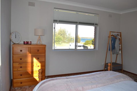 Apartment With Sweeping View Of The Bay 2 Bedrooms Sleeps 5 - Accommodation Tasmania 5