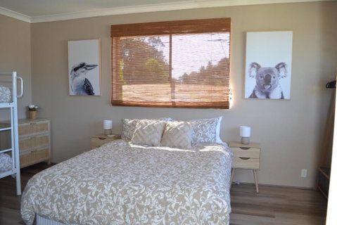 Apartment With Sweeping View Of The Bay 2 Bedrooms Sleeps 5 - Accommodation Tasmania 1