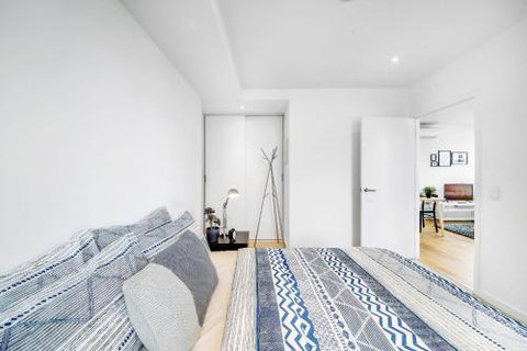 A Stylish 2BR CBD Apt With Beautiful City Views - Accommodation Tasmania 4