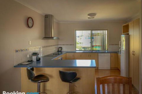 Endeavour 6 - Accommodation Tasmania 1