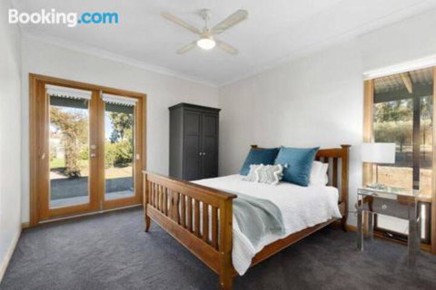 Mosss Place - Accommodation Tasmania 0