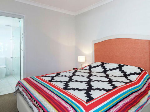 Across The Road From The Beach! - Accommodation Tasmania 1