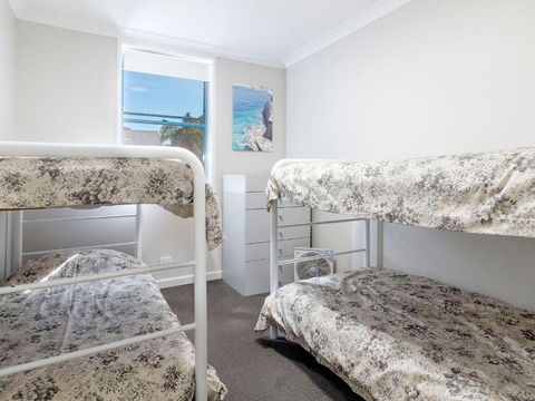 Across The Road From The Beach! - Accommodation Tasmania 2