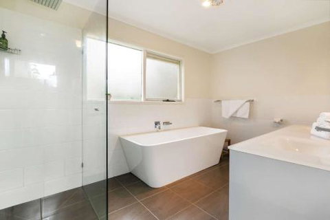 Lighthouse Cottage - Accommodation Tasmania 0