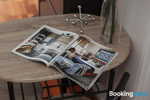 Heart Of Sandringham Apartment By Ready Set Host - Accommodation Tasmania 5