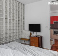 Heart of Sandringham Apartment by Ready Set Host - Accommodation Tasmania