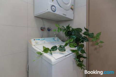 Heart Of Sandringham Apartment By Ready Set Host - Accommodation Tasmania 4