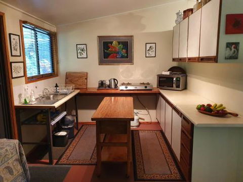 Garden Studio - Accommodation Tasmania 2