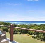 WHITE WAVES 6 OCEAN VIEWS FROM BEACHFRONT BALCONY - Accommodation Tasmania