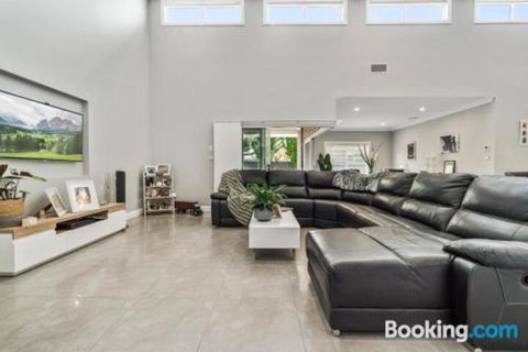 Wentworth Estate 5 Bedroom Luxury Home Sleeps 12 - Accommodation Tasmania 3