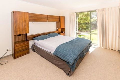 Sixteen Ash Ave Sandy Point - Accommodation Tasmania 6
