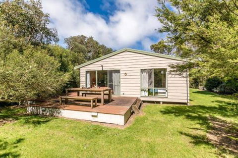 Sixteen Ash Ave Sandy Point - Accommodation Tasmania 1