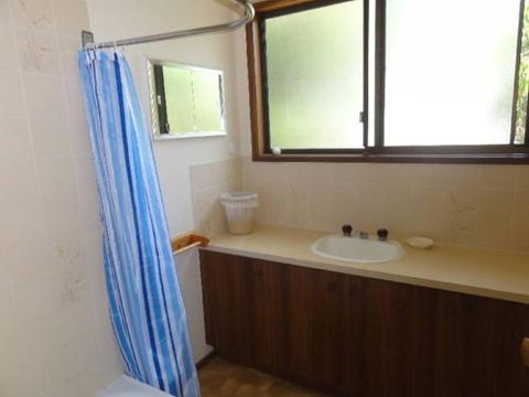 14 Tecoma Avenue Sandy Point - Accommodation Tasmania 3