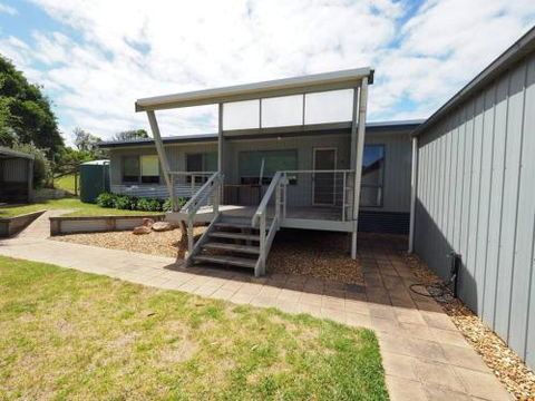 27 Beach Parade Sandy Point - Accommodation Tasmania 0