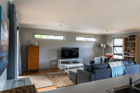 34 Ash Avenue Sandy Point - Accommodation Tasmania 1