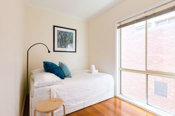 KIM 2BDR West Melbourne Apartment - Accommodation Tasmania 3