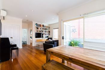 KIM 2BDR West Melbourne Apartment - Accommodation Tasmania 5