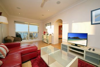 Kiah Unit 1 / 53 Victoria Parade - Accommodation Tasmania 5