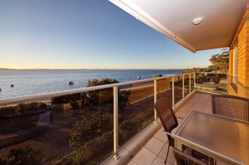 Kiah Unit 1 / 53 Victoria Parade - Accommodation Tasmania 1