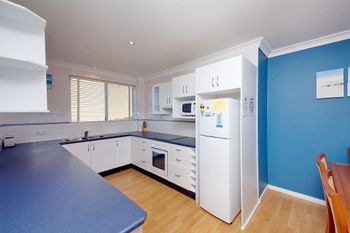 Kiah Unit 1 / 53 Victoria Parade - Accommodation Tasmania 2