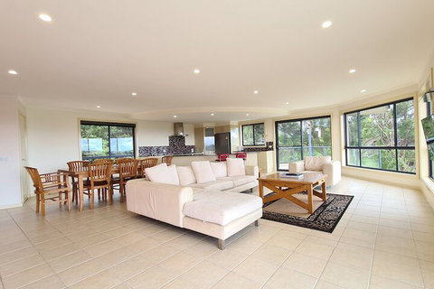 A Vista, Townhouse 1 - Accommodation Tasmania 0