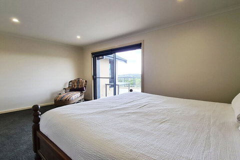 A Vista, Townhouse 1 - Accommodation Tasmania 5