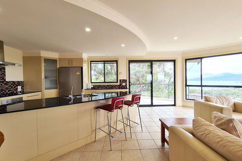 A Vista, Townhouse 1 - Accommodation Tasmania 1