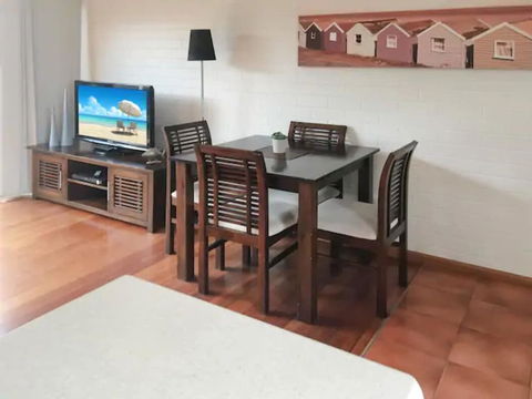 Home Near Shops & Beach - Accommodation Tasmania 3