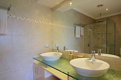 A Perfect Stay - 3 James Cook Apartments - Accommodation Tasmania 4