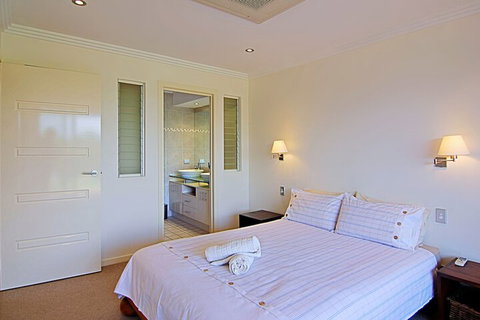 A Perfect Stay - 3 James Cook Apartments - Accommodation Tasmania 2