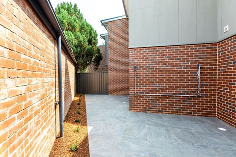 Wagga Apartments 1 - Accommodation Tasmania 2