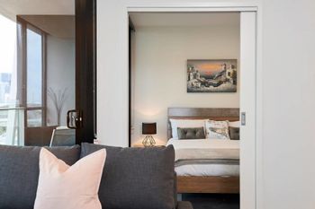 Stunning Harbour & City View Loft - Accommodation Tasmania 6