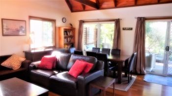 Kookaburra Cottage At Hat Head - Accommodation Tasmania 2