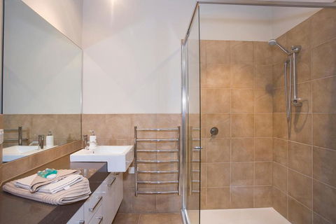 7 Bell Street Apartments - Accommodation Tasmania 2
