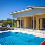 Mandalay Villas - Villa 2 - Accommodation Tasmania 0