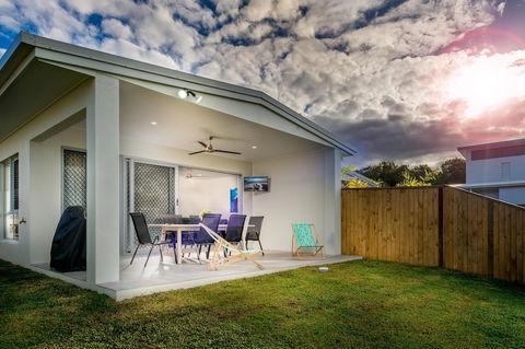 Blue Lagoon Villa B - Accommodation Tasmania 1