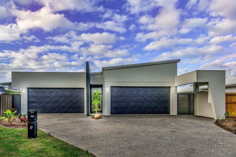 Blue Lagoon Villa B - Accommodation Tasmania 0