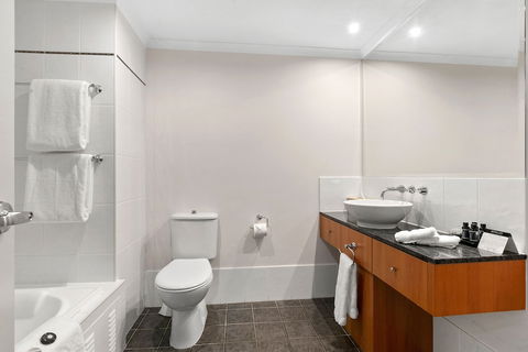Poolside Apt In Alamanda Beachfront Resort 67 - Accommodation Tasmania 6