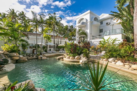 Poolside Apt In Alamanda Beachfront Resort 67 - Accommodation Tasmania 1