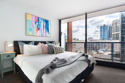 Ella, 1BDR Melbourne Apartment - Accommodation Tasmania 3